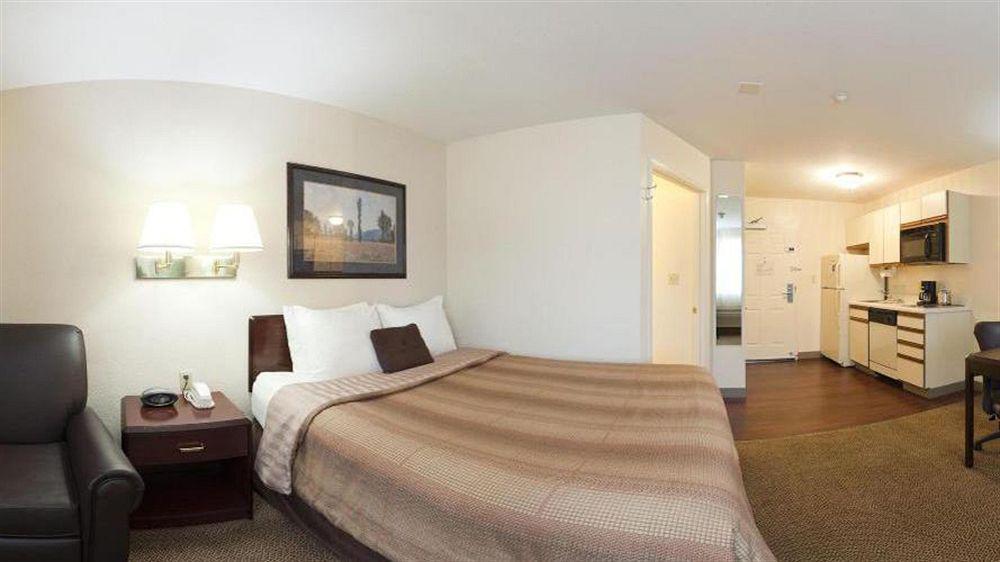 Sonesta Simply Denver West Federal Center Hotel Lakewood